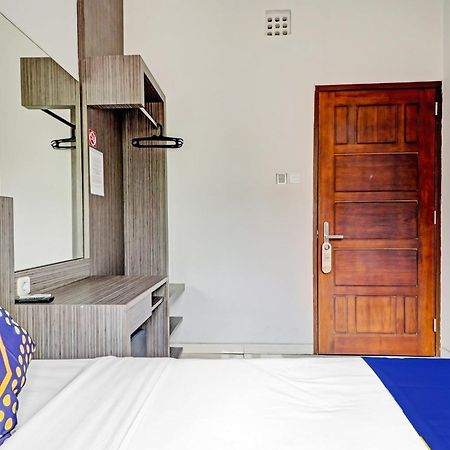 Hotel O Cihampelas Near Ciwalk Formerly D'River Guest House Bandung Exterior photo